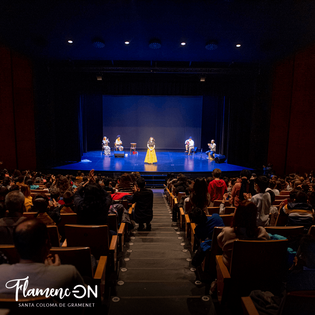 Teatro lleno de familias en Flamenco Kids, espectáculo flamenco para niños