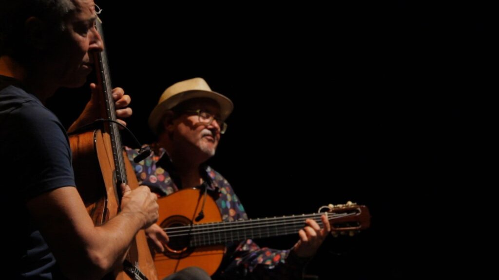 José Luis Montón tocando la guitarra flamenca