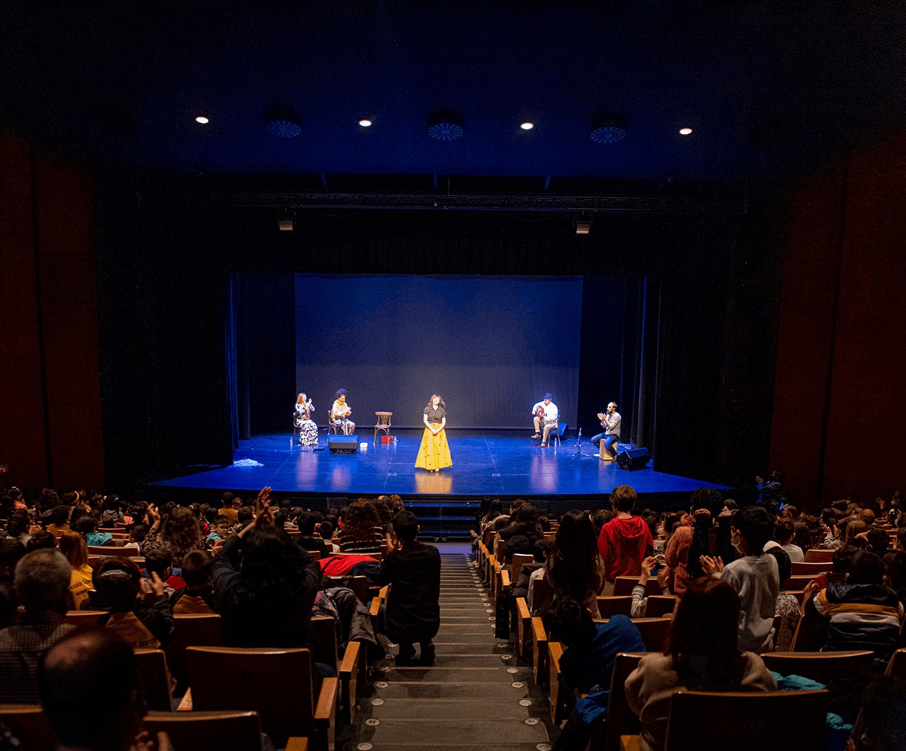 Teatro lleno de familias en Flamenco Kids, espectáculo flamenco para niños
